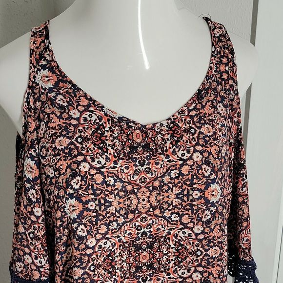 Xhilaration Cold Shoulder Blouse Top ~ Sz S ~ Coral ~ Short Sleeve - Picture 3 of 6